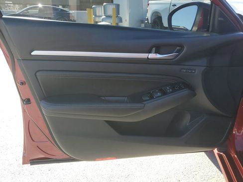 Used 2021 Nissan Altima 2.5 Platinum image 21