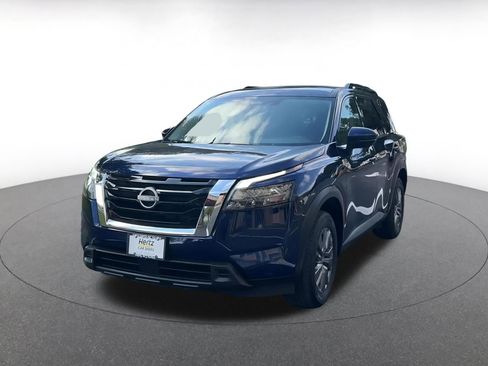 Used 2025 Nissan Pathfinder SV image 6