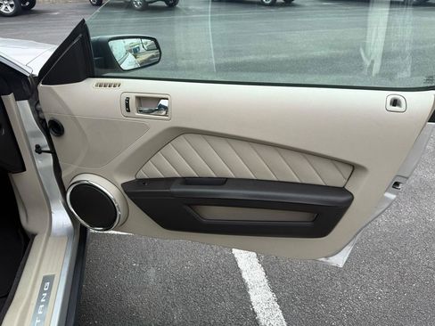 Used 2011 Ford Mustang Premium w/ 201A Rapid Spec Order Code image 19