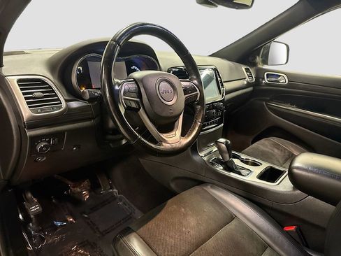 Used 2020 Jeep Grand Cherokee Altitude image 9