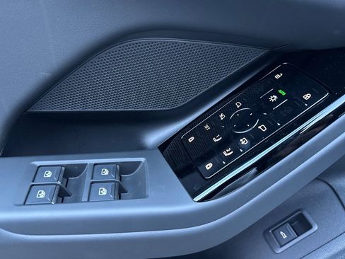 New 2025 Audi A6 e-tron Premium AWD/4WD image 8