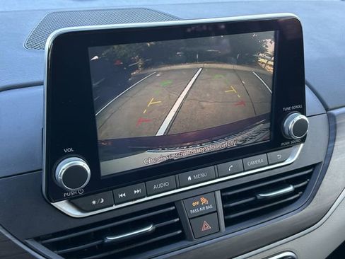 Used 2025 Nissan Altima 2.5 SV image 19