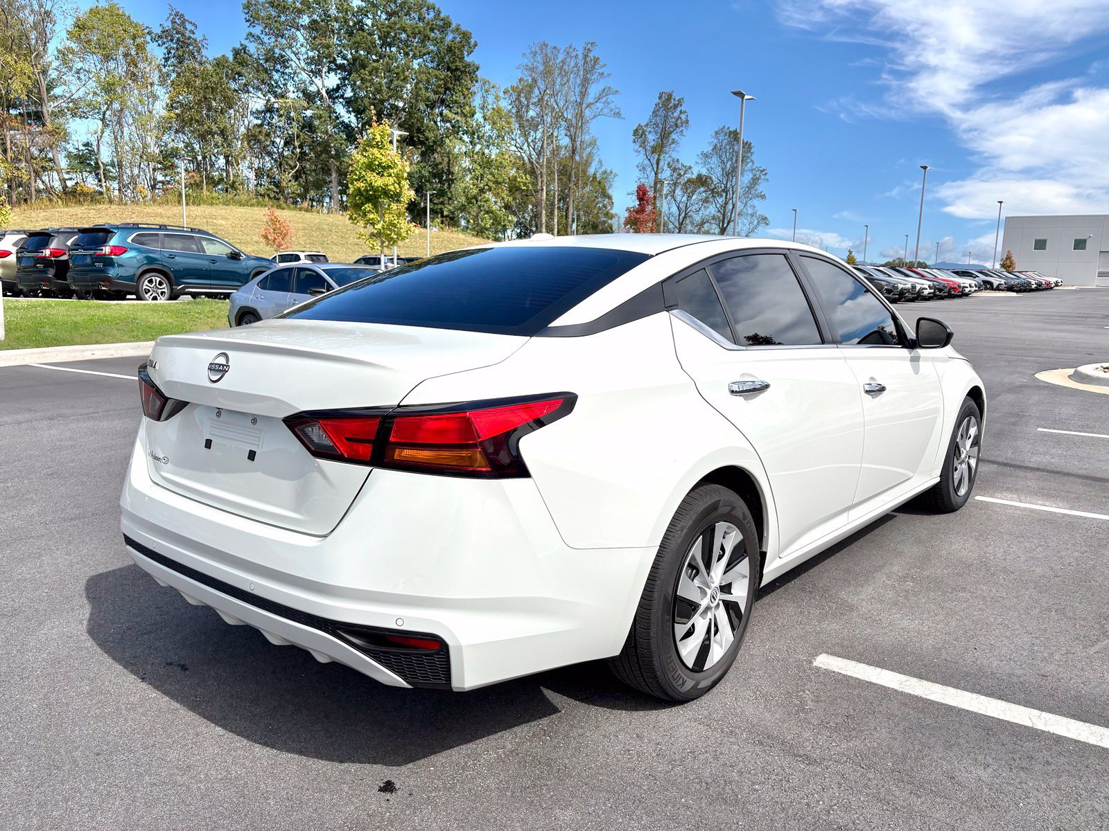 Used 2025 Nissan Altima 2.5 S FWD image 7