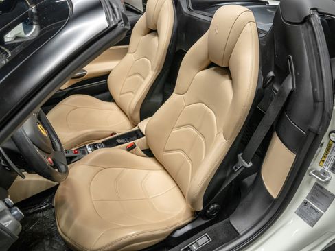 Used 2018 Ferrari 488 Spider image 23