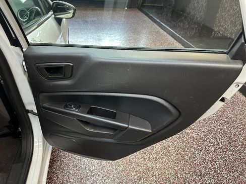 Used 2017 Ford Fiesta SE image 24