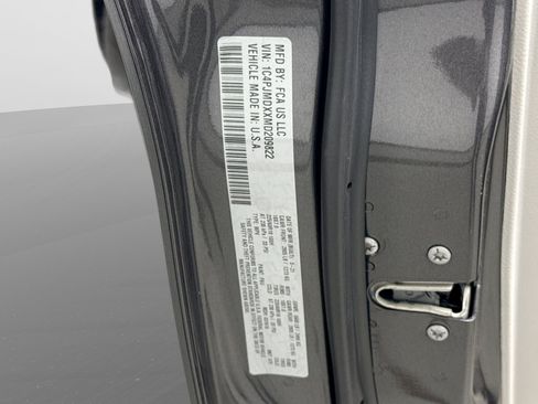 Used 2021 Jeep Cherokee Limited AWD/4WD image 13