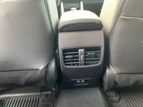 Used 2025 Toyota Corolla Cross XLE image 15