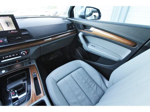 Used 2022 Audi Q5 2.0T Premium Plus w/ Premium Plus Package AWD/4WD image 11