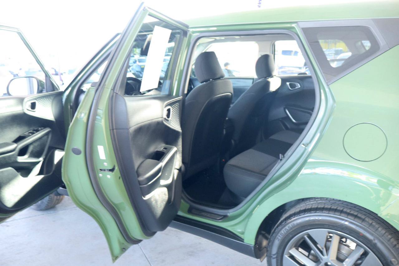 Used 2021 Kia Soul EX FWD image 32