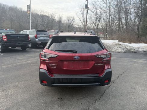 Used 2024 Subaru Outback Premium w/ Popular Package #1A image 3