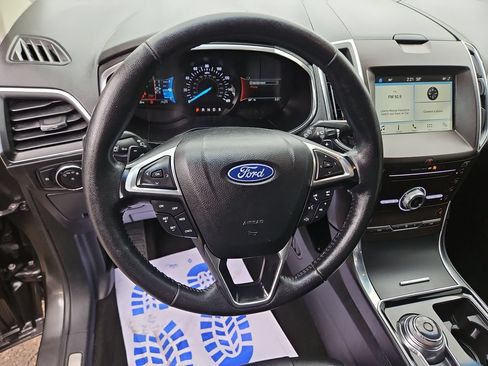 Used 2019 Ford Edge Titanium AWD/4WD image 13