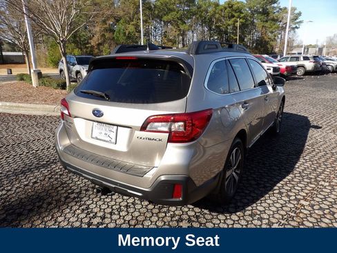 Used 2019 Subaru Outback 2.5i Limited w/ Popular Package #2 image 6