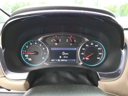 Used 2022 Chevrolet Traverse LT AWD/4WD image 48
