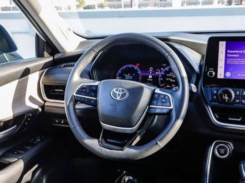 Used 2024 Toyota Grand Highlander FWD image 18