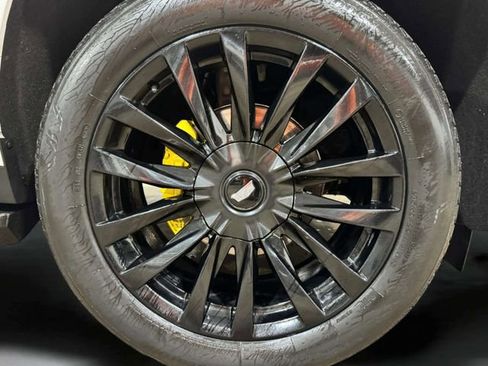 Used 2021 Cadillac Escalade Premium Luxury image 38