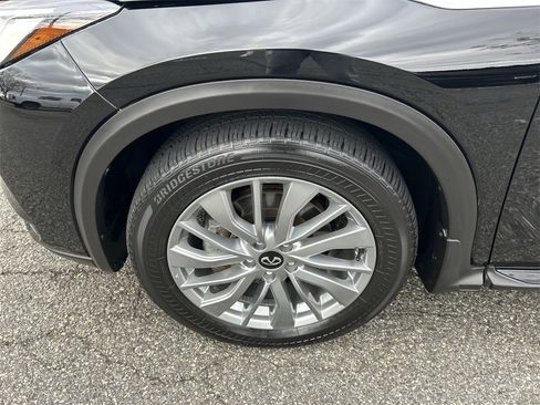 Certified 2025 INFINITI QX50 Luxe image 10