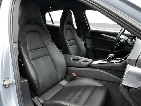 Used 2019 Porsche Panamera 4 image 17