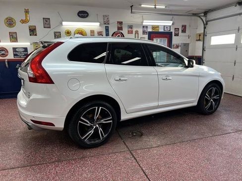 Used 2017 Volvo XC60 T6 R-Design w/ Protection Package AWD/4WD image 3
