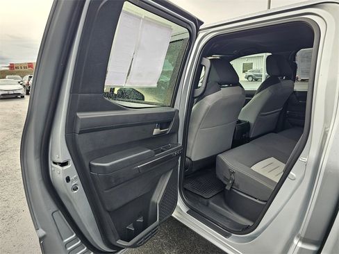 Used 2025 Toyota Tacoma TRD Sport image 16