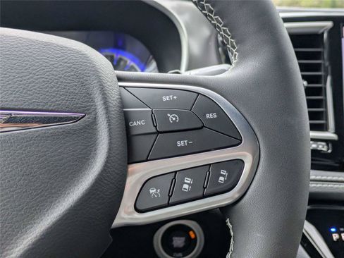 New 2026 Chrysler Pacifica Select image 27