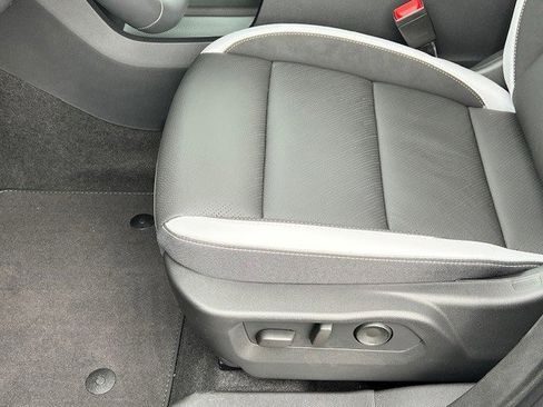 Used 2025 Buick Envision Sport Touring image 33