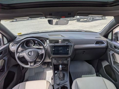 Used 2021 Volkswagen Tiguan SE R-Line w/ 3rd Row Seat Package image 18