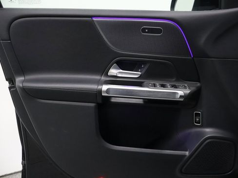 Used 2022 Mercedes-Benz GLB 250 GLB 250 image 12