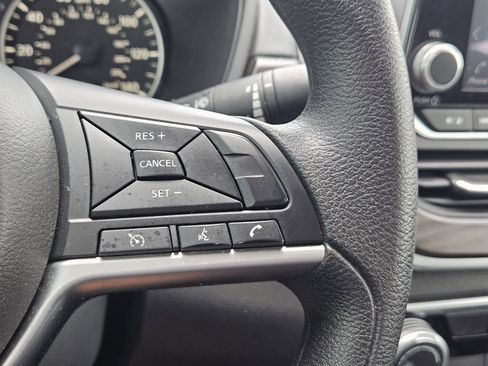 Used 2024 Nissan Altima 2.5 SV FWD image 27