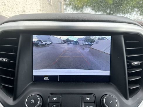 Used 2023 GMC Acadia SLT image 27