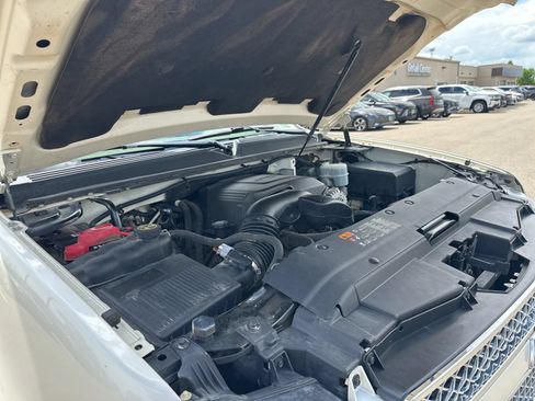 Used 2013 Chevrolet Suburban LTZ AWD/4WD image 48