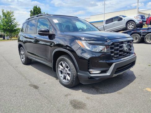 Used 2022 Honda Passport TrailSport image 2