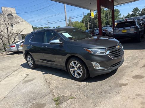 Used 2018 Chevrolet Equinox Premier FWD image 2