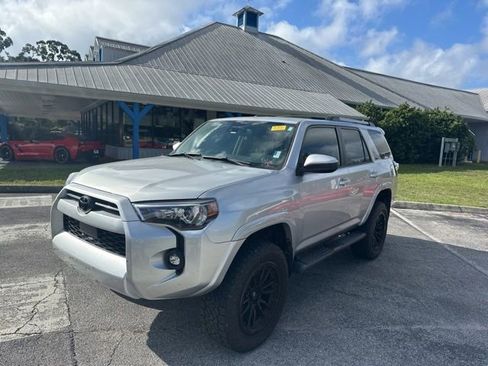 Used 2021 Toyota 4Runner SR5 AWD/4WD image 1