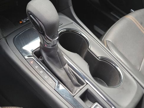 Used 2024 Chevrolet Equinox Premier FWD image 35
