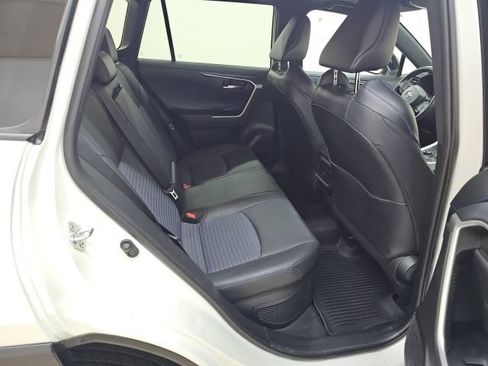 Used 2021 Toyota RAV4 XSE AWD/4WD image 18