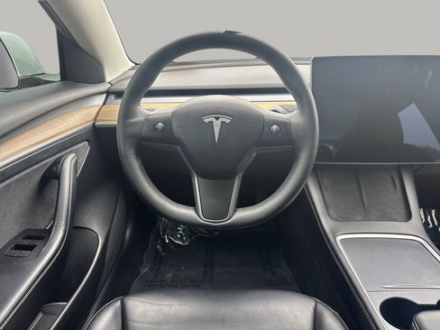 Used 2021 Tesla Model 3 Standard Range Plus image 14