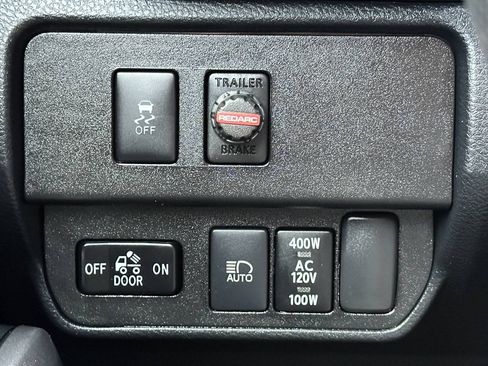 Used 2021 Toyota Tacoma TRD Sport w/ Technology Package AWD/4WD image 40