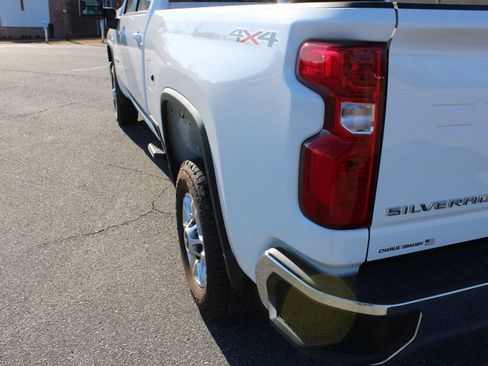 Used 2024 Chevrolet Silverado 2500 LT image 43