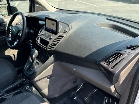 Used 2019 Ford Transit Connect XLT FWD image 18