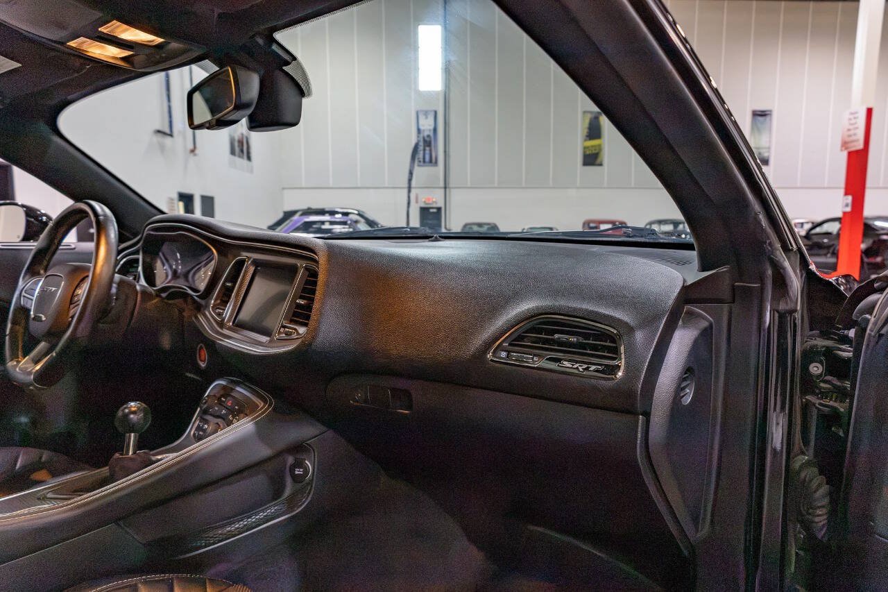 Used 2016 Dodge Challenger SRT Hellcat RWD image 34