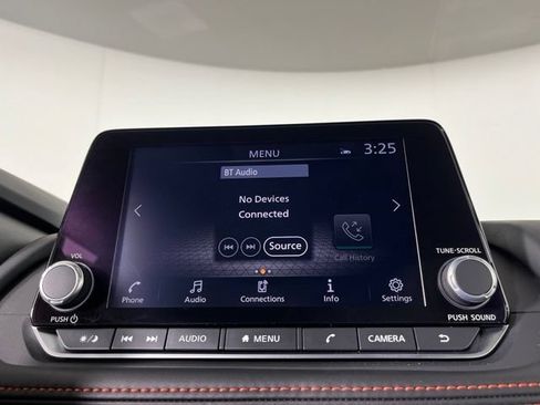 Used 2025 Nissan Rogue SV AWD/4WD image 27