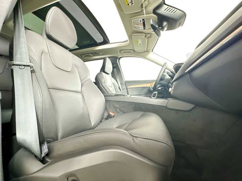 Certified 2025 Volvo XC90 T8 Plus w/ Protection Package Premier image 25