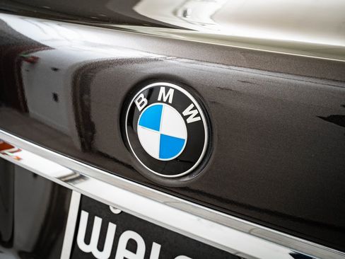 Used 2016 BMW 750i xDrive image 18