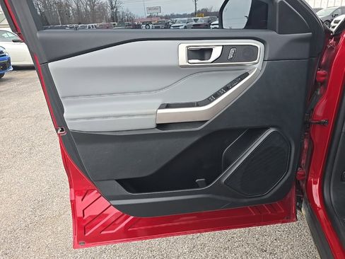 Used 2023 Ford Explorer XLT w/ Equipment Group 202A image 14