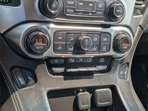 Used 2018 Chevrolet Suburban LT AWD/4WD image 28