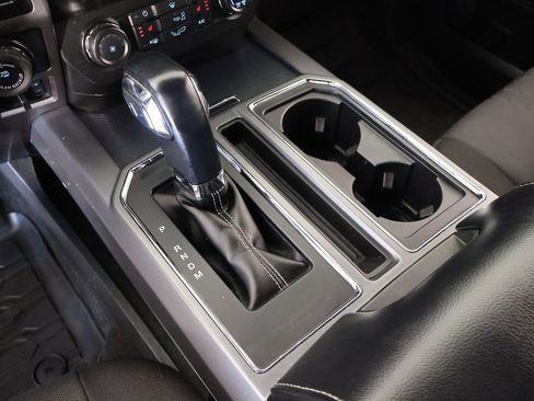 Used 2019 Ford F150 XLT w/ Equipment Group 302A Luxury image 10