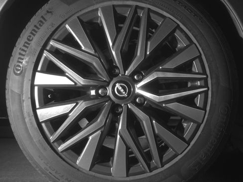 Used 2025 Nissan Altima 2.5 SV FWD image 15