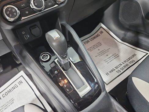 Used 2021 Nissan Versa SV FWD image 23