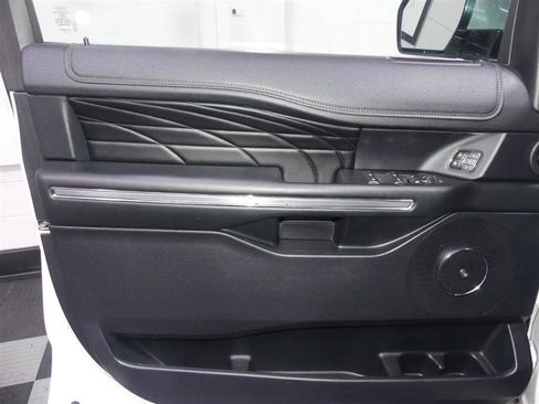 Used 2019 Ford Expedition Platinum AWD/4WD image 17