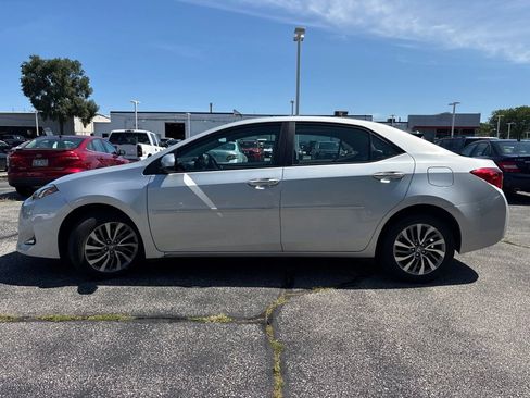 Used 2018 Toyota Corolla XLE FWD image 3